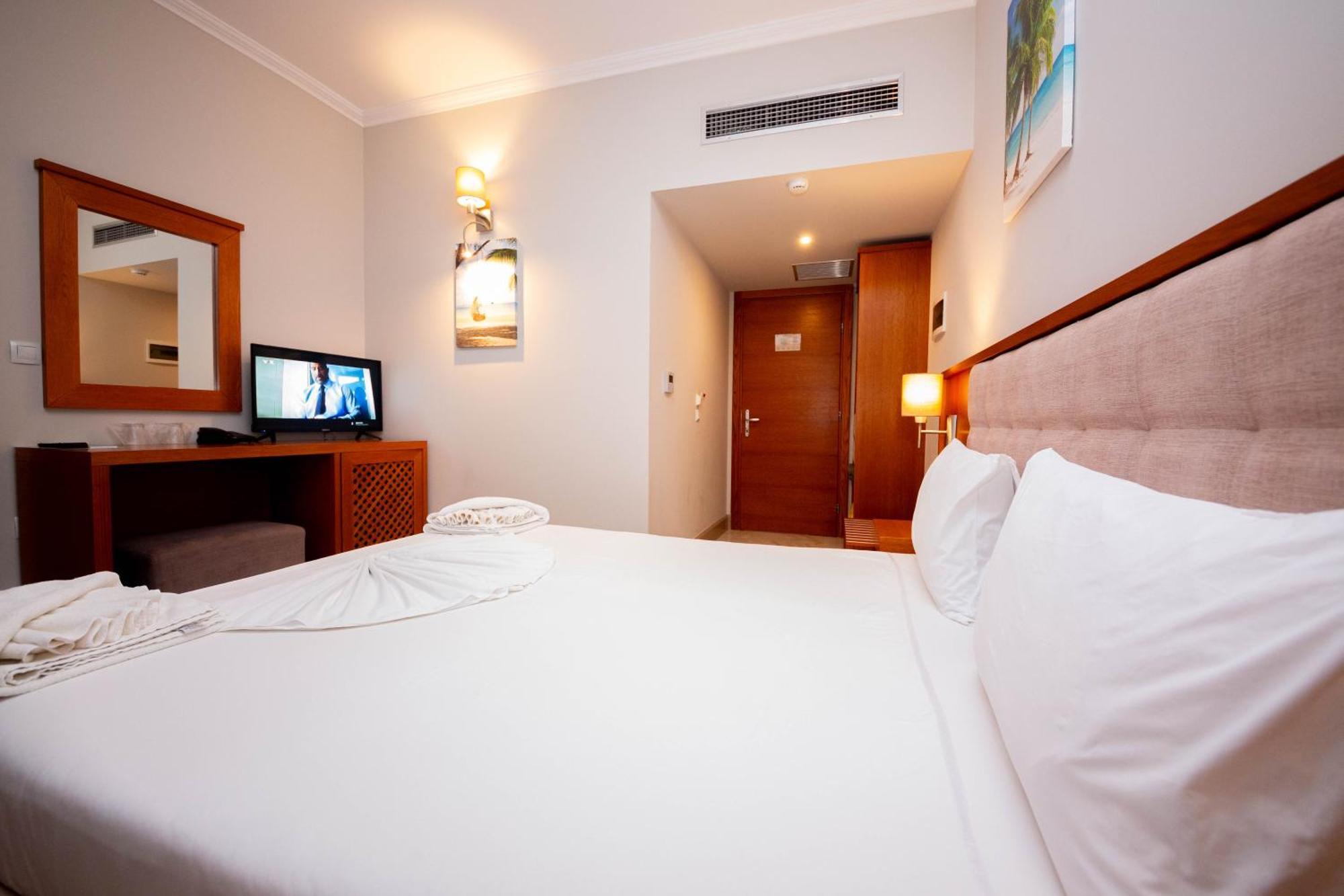 Hotel Sole Mare Ksamil Habitación foto
