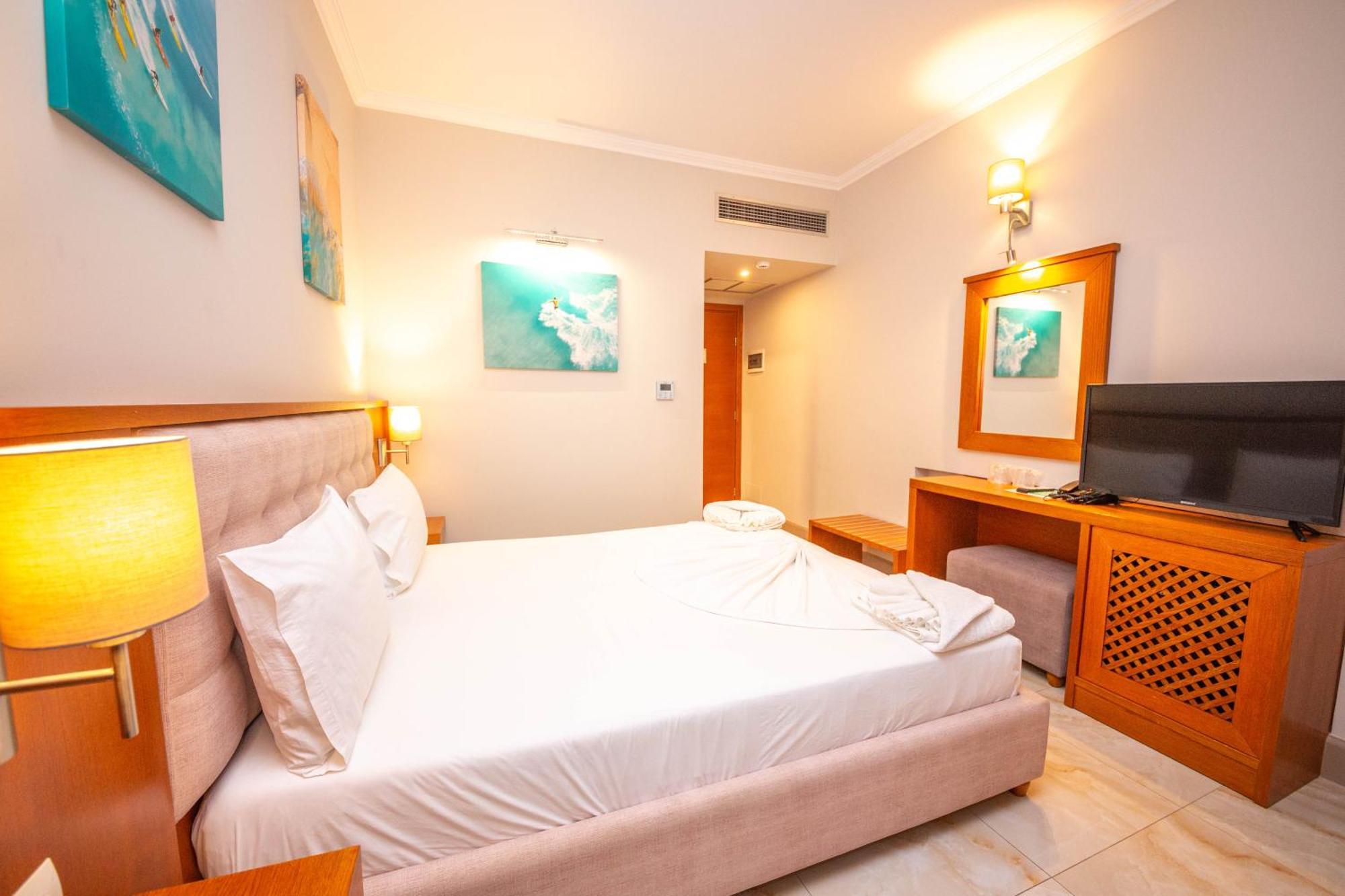Hotel Sole Mare Ksamil Habitación foto